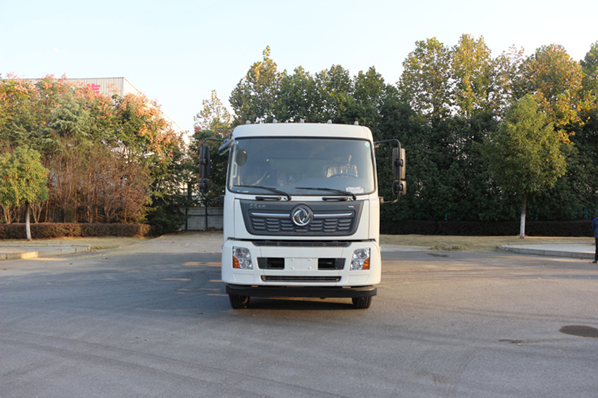 東風(fēng)天錦80米霧炮車