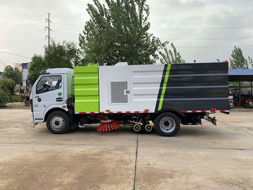 國(guó)六東風(fēng)5方洗掃車(chē)-5噸洗掃車(chē)